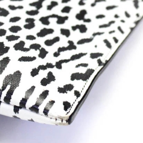 Saint Laurent White Black Cheetah Print Flat Clutch Bag - Picture 7 of 16